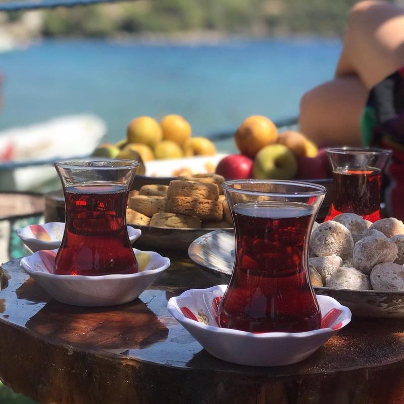 Çay ve meyve